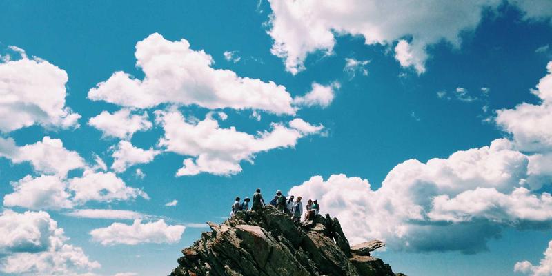 KIZ风格15：解码新生代形象设计密码，重塑你的时尚搭配与个人形象