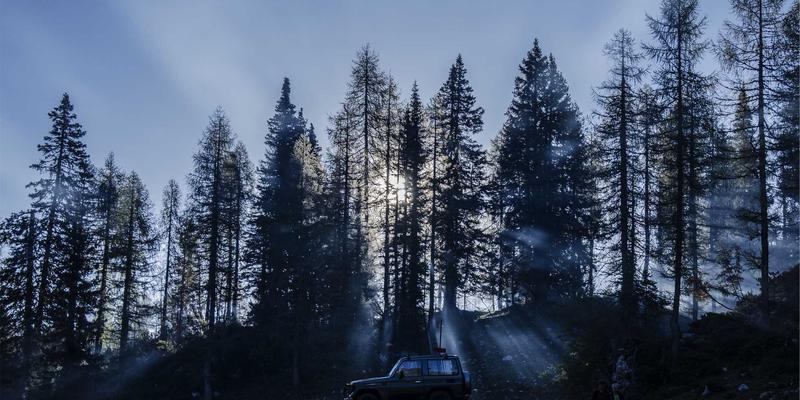 KIZ风格约会穿搭指南：用形象设计与时尚搭配打造亲切迷人的个人形象