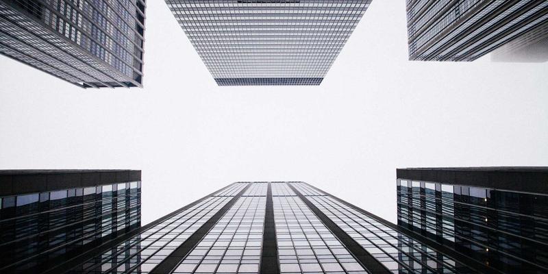 KIZ风格解析：橙色主题如何塑造独特的视觉形象设计语言