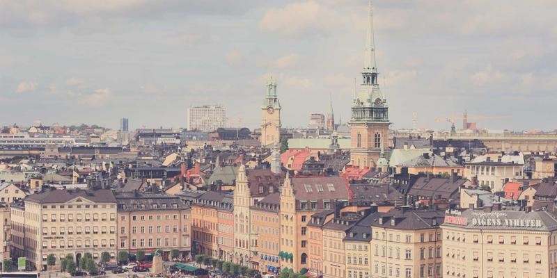 KIZ风格通勤转型：从严肃职场装到知性松弛感的搭配公式